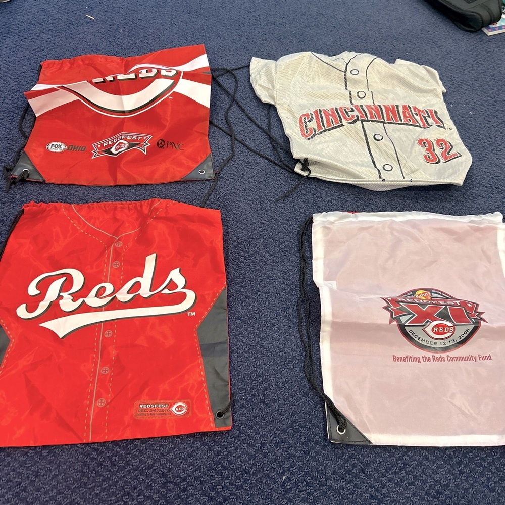 Various Cincinnati Reds Drawstring backpacks